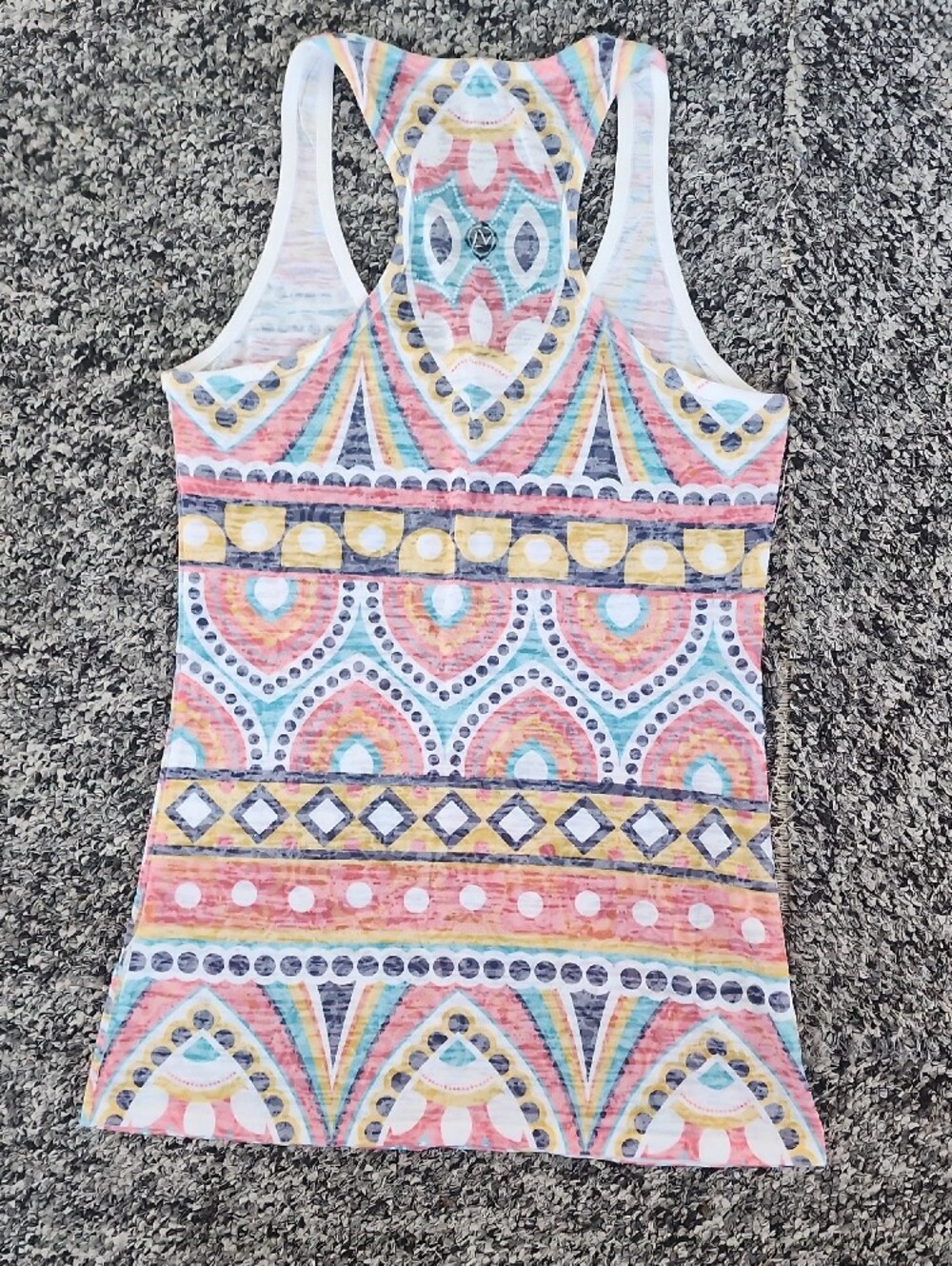 Multicolor Geometric Racerback Tank Top - Picture 4 of 5